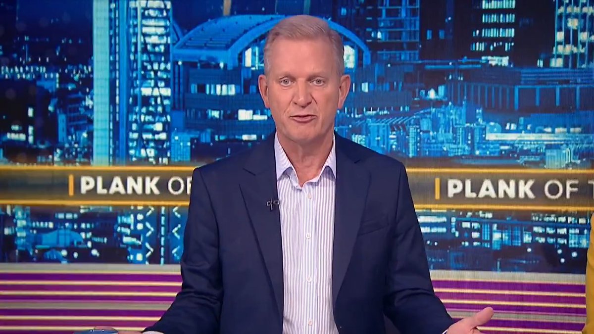 Jeremy Kyle hits out at the BBC for broadcasting antisemitic chants at Glastonbury. "Why is it acceptable for that to be allowed to be broadcast on our state broadcaster?" 🚨 PLANK OF THE WEEK: Mike Graham 🇬🇧 Alex Phillips Steve Denyer