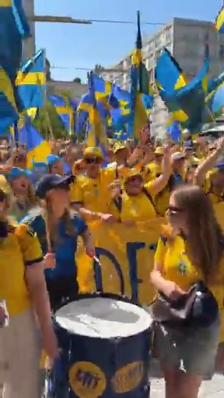 Sweden fans out in the streets of Geneva 💙💛 #WEURO2025 || Svensk Fotboll