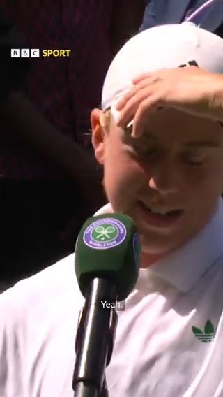 Sonay Kartal is into her first fourth-round tie at a Grand Slam 👏 And she needed a second to take it in! 😅 #Wimbledon