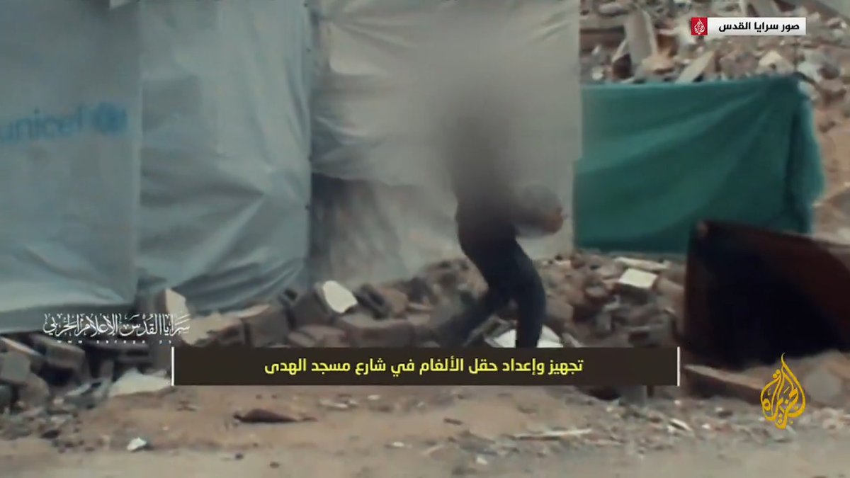 #الجزيرة تحصل على صور لكمين مركب قالت سرايا القدس إنها نفذته يوم الأربعاء الماضي ضد آليات وقوات الاحتلال في حي الشجاعية شرق مدينة #غزة، ويظهر التسجيل تفجير حقل ألغام بقوة إسرائيلية واشتباكا وتدمير منزل بجنود تحصنوا فيه #حرب_غزة #الأخبار