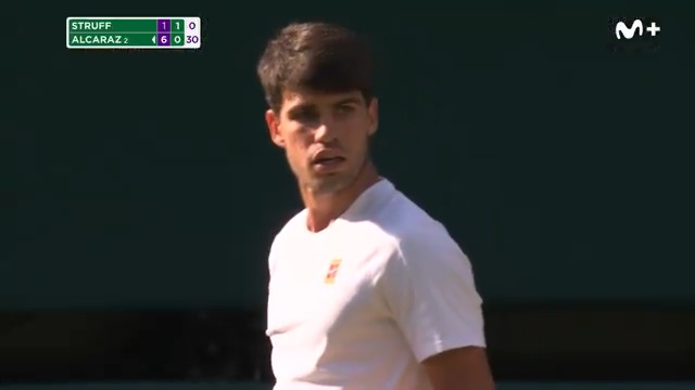 ¡¡¡𝙋𝙚𝙧𝙤 𝙗𝙪𝙚𝙚𝙚𝙣𝙤!!! 😳 Cómo la ha pinchado Carlos Alcaraz. 🫣 Jose Antonio Mielgo: ''Si lo hago yo me da en la cara...''. #LaPistaDelTenis #Wimbledon