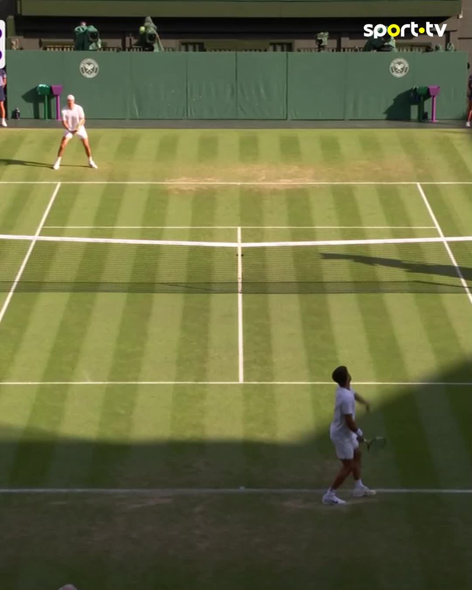 Subida à rede de Carlitos acaba com ponto magnífico 🇪🇸 #sporttvportugal #TENISnaSPORTTV #Wimbledon #JanLennardStruff #CarlosAlcaraz