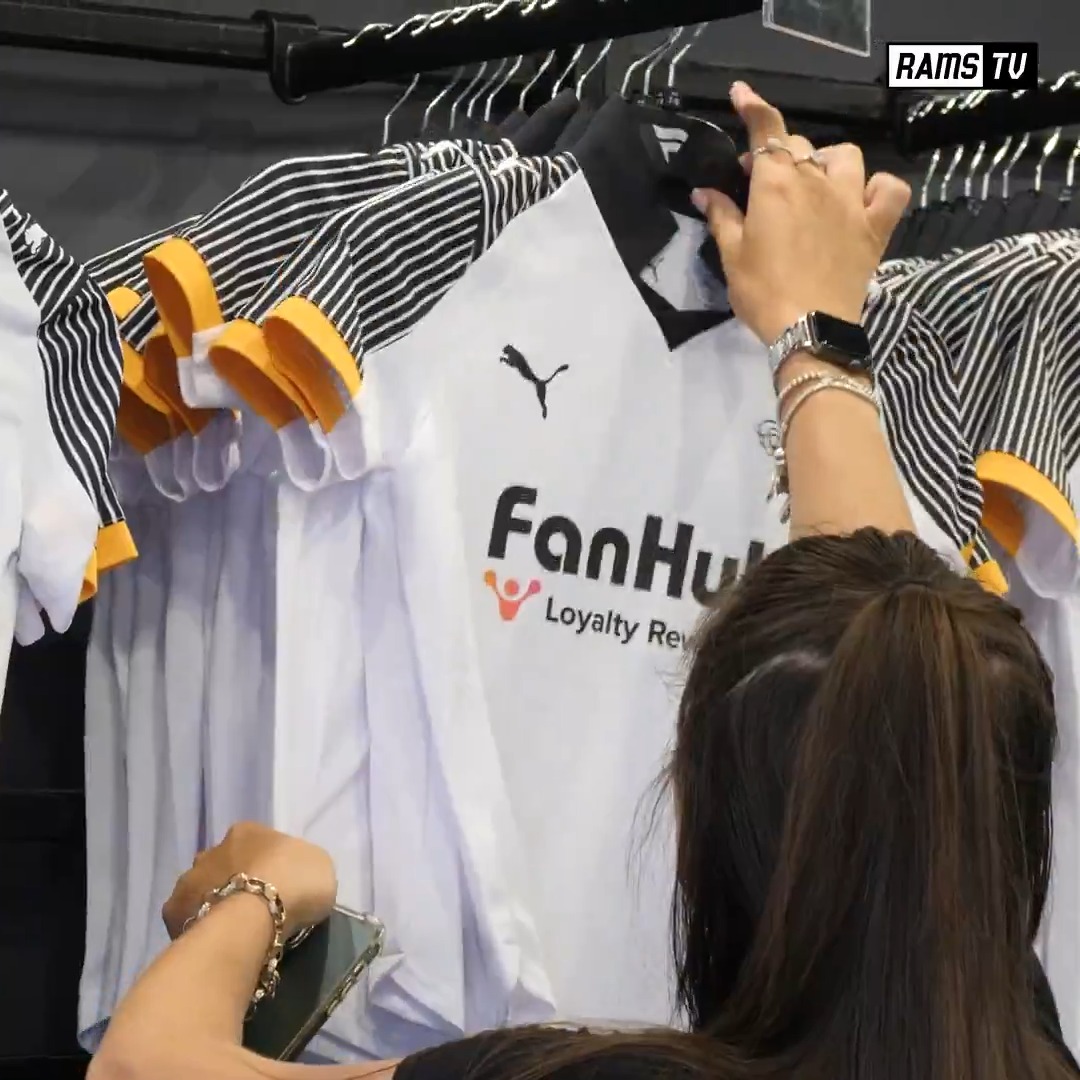 A busy Friday at the DCFC Megastore! 🥵