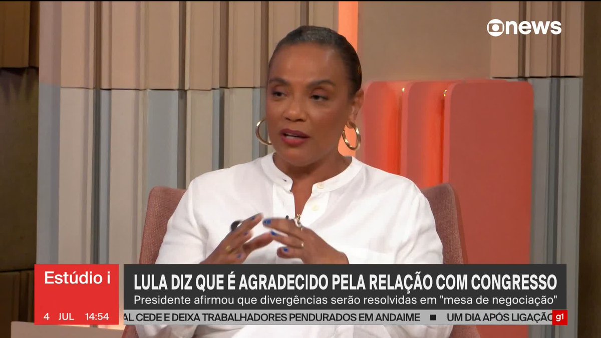 “Lula falou de antecipação de campanha eleitoral por parte do Congresso, mas na sequência ele se lança candidato, então o palanque está montado. (...) O debate eleitoral não saiu de cena, (...) mas Lula tem se referido ao Congresso, não a Hugo Motta. Ainda há uma separação em relação a como se dará esse diálogo”, diz Flávia Oliveira sobre discurso do presidente Lula em evento da Petrobras no Rio de Janeiro, onde disse que o Brasil “vai ter pela primeira vez um presidente eleito quatro vezes pelos braços do povo”. ➡ Assista ao #Estúdioi: #GloboNews