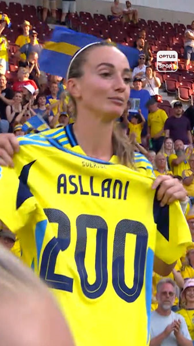 Cap no. 200 for Kosovare Asllani sealed with a win 👸 What an incredible achievement 👏 #WEURO2025