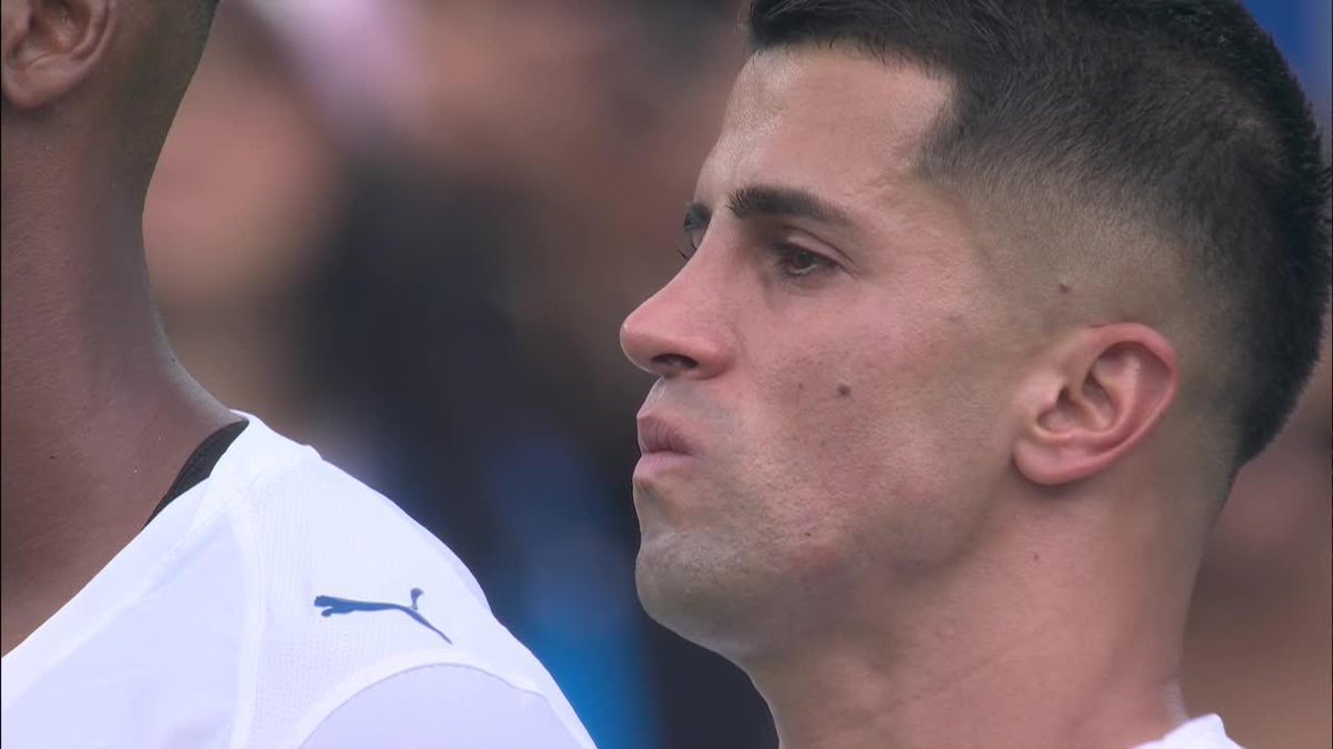 La emoción de Joao Cancelo y Ruben Neves en el minuto de silencio para sus fallecidos compatriotas Diogo Jota y Andre Silva. ❤️🩹 📺 Mirá los partidos de #DisneyPlus de la #FIFACWC 🏆🌎 en el Plan Premium