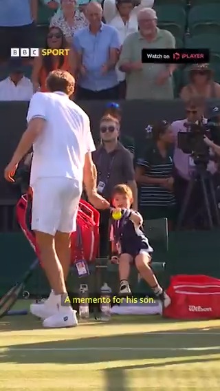 'Can I keep this dad?' 🥹 Special moments for Nicolas Jarry and his son at #Wimbledon ❤️