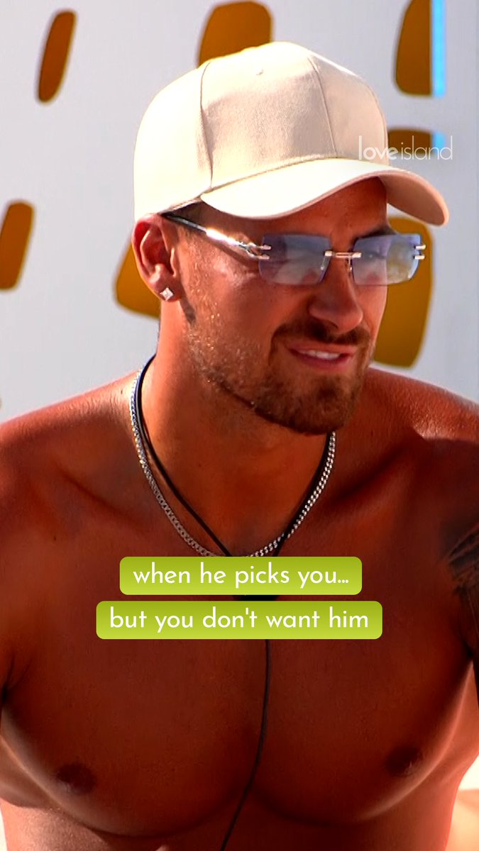Ben’s cranium is not picking up on the vibes Shakira is giving in this chat 💀 #LoveIsland