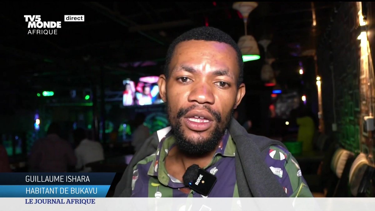 Il est sans doute trop tôt pour parler d'un retour à la normale mais, peu à peu, quatre mois après sa prise par le M23, la ville de #Bukavu en #RDC renoue avec sa vie d'avant... Timidement, les commerces retrouvent quelques couleurs. Certaines soirées musicales sont organisées.