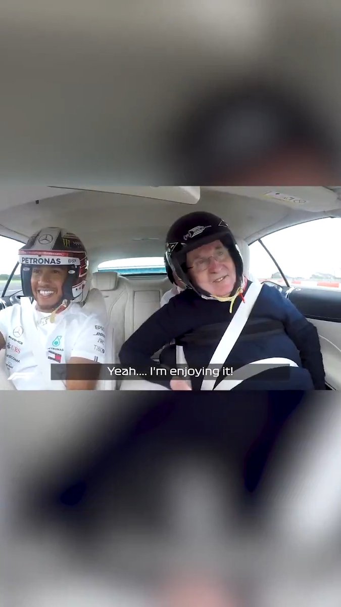 Throwback to when Lewis Hamilton took the late, great, Sir Frank Williams for one last spin around Silverstone ❤️ (via Formula 1)