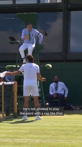 Hats off to you, sir! 🧢🫡 👏 Jordan Thompson dropped and caught his cap, and still won the point - but his opponent wasn't impressed! 😠