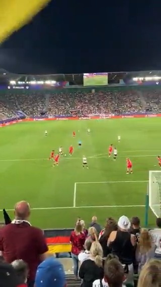 This view of Jule Brand’s golazo 😍 #WEURO2025