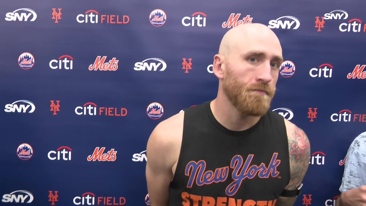 Reed Garrett talks about his conversation with Carlos Mendoza after the 8th inning: "I was trying to walk away so he couldn't take me out of the game" 😂