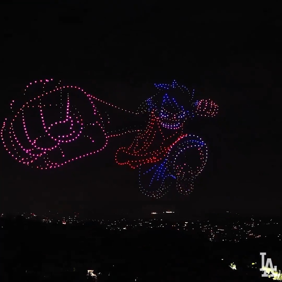 This One Piece drone show was insane. 😳 ONE PIECE x Toei Animation
