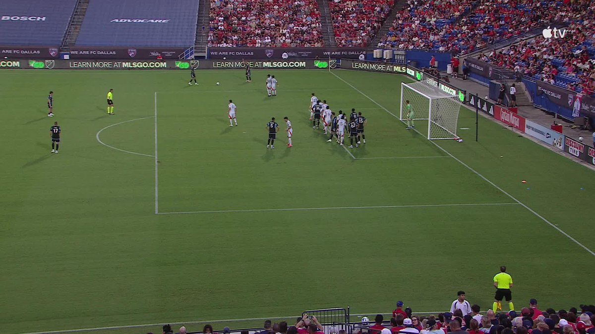 .Minnesota United FC take the lead off the corner thanks to a header from Carlos Harvey! 📺 #MLSSeasonPass, Apple TV+, FS1 or FOX Deportes: