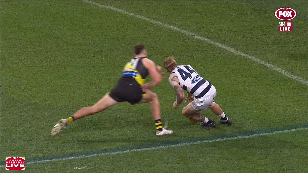Noah Balta and Tom Stewart come together in this collision. 📺 Watch #AFLCatsTigers LIVE on ch.504 or stream on Kayo: ✍️ BLOG 🔢 MATCH CENTRE