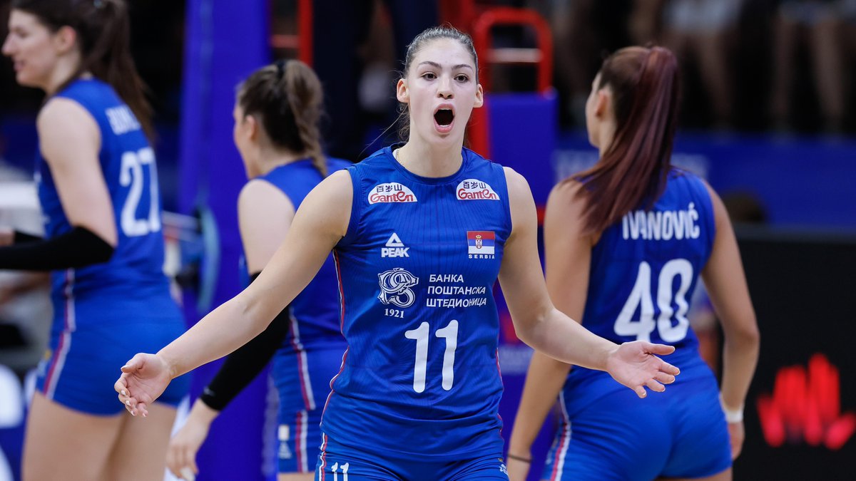 #VNL2025: 🧱 RECORD-BREAKING WALL! At just 20 years old, Serbia’s Hena Kurtagić 🇷🇸 shattered the #VNL record with 11 blocks in a single match — the most ever by a player in the competition! 🔥 📺 Matches on VBTV: 🏐 #BePartOfTheGame #Volleyball