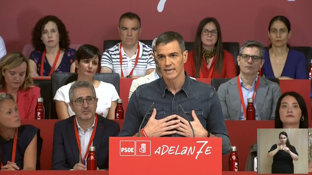 Comparezco con el corazón tocado, pero con la determinación intacta. Con las mismas ganas de plantar cara a la adversidad y de superarla. Vamos a derrotar a la corrupción tanto dentro como fuera de nuestro partido. Os pido perdón. No fallaremos en la regeneración democrática.