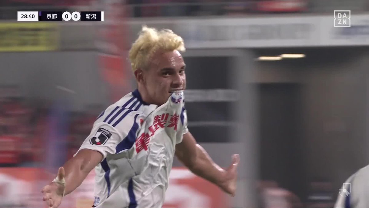 #モーメントブースター でシェアして盛り上がれ!​ ⚽️ゴール (28:36) 👟ゴメス ダニーロ​​ 🆚京都サンガF.C. vs アルビレックス新潟 ​📺​DAZNでライブ配信中​ #DAZN #FanZone