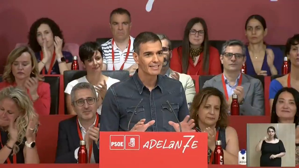 Con determinación y con la cabeza alta. Orgullosos de lo logrado. Con la esperanza de lo que está por venir. Por la gente que confía en la fuerza de nuestras siglas. Por los derechos conquistados y los que vamos alcanzar. Para seguir transformando España. ADELANTE.
