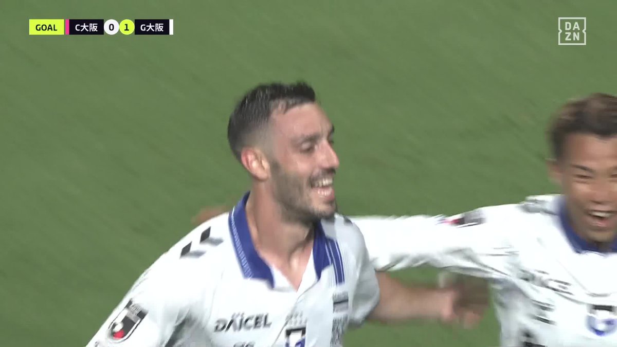 “ダービー男”の先制弾 G大阪がついにこじ開けた！ #ネタラヴィ のシュートが 半田陸の背中をかすめネットを揺らす🔥 開幕節のJリーグ初ゴールに続き なんと2点目も“大阪ダービー”で決めた🙌 🏆明治安田J1第23節 🆚C大阪×G大阪 📺#DAZN LIVE配信中 #Jみようぜ #Jリーグ #C大阪G大阪