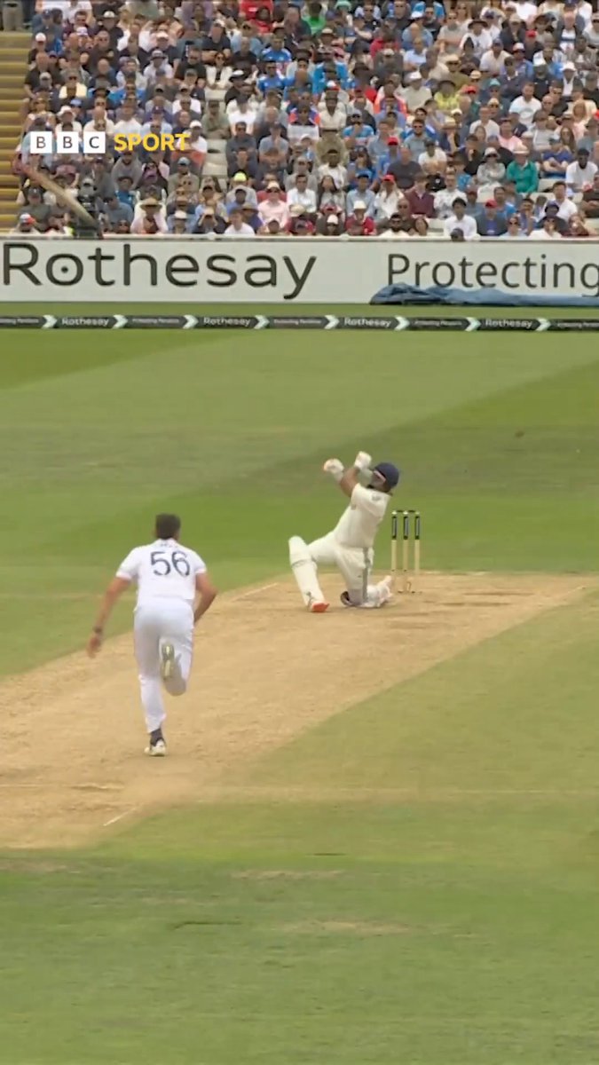 That's gone absolutely miles! The bat, not the ball... Rishabh Pant gonna Rishabh Pant.