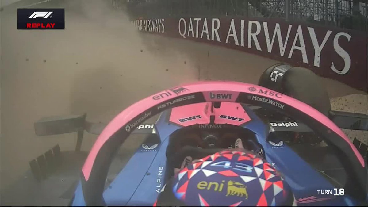 Error de de Franco Colapinto, quien perdió el control y se pegó contra el muro: afuera en Q1. 📺 #BritishGP | Toda la temporada de #F1 por #DisneyPlus Premium