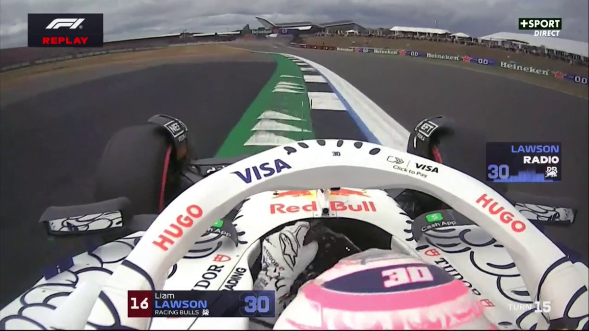 On est pas passé loin d'une élimination de Lewis Hamilton en Q1 à domicile à cause d'une mauvaise gestion de la part de la Scuderia Ferrari... 😬 #F1 #BritishGP