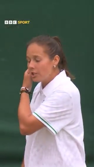 🗣 "I've never seen that before!" 👂🏻💍 Not an ideal way to lose a game 😬 #Wimbledon