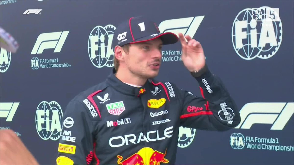 Mourinho entregou o prémio da pole position a Verstappen 🤝