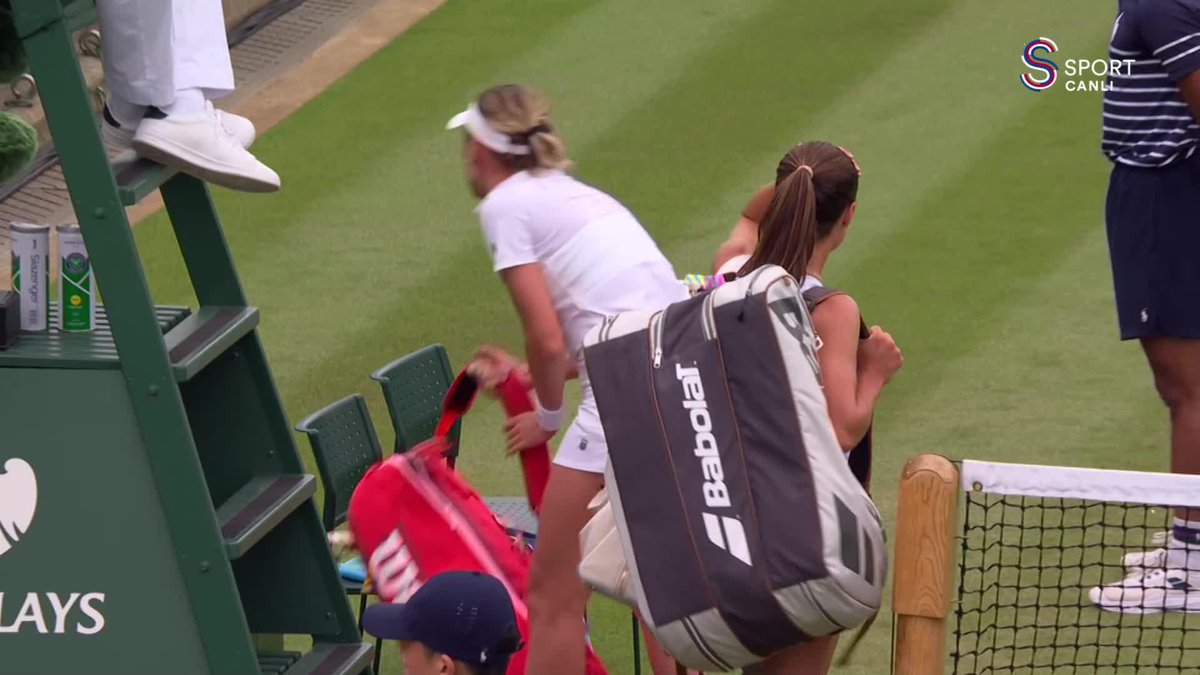 Maç tamamlanıyor, Alexandrova kazanıyor ancak tribünler “Türkiye seninle gurur duyuyor” tezahüratıyla inliyor 🇹🇷 🇹🇷 #Wimbledon Hafta boyunca Zeynep’i takip eden, destek veren, bugün orada o güzel tribünü oluşturan herkese teşekkür ederiz 😍