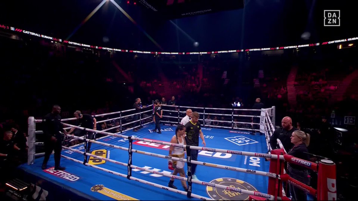 Skye Nicolson gets the stoppage 🔥 Another dominant performance from the Aussie southpaw. #CatterallEubank | Live NOW on DAZN