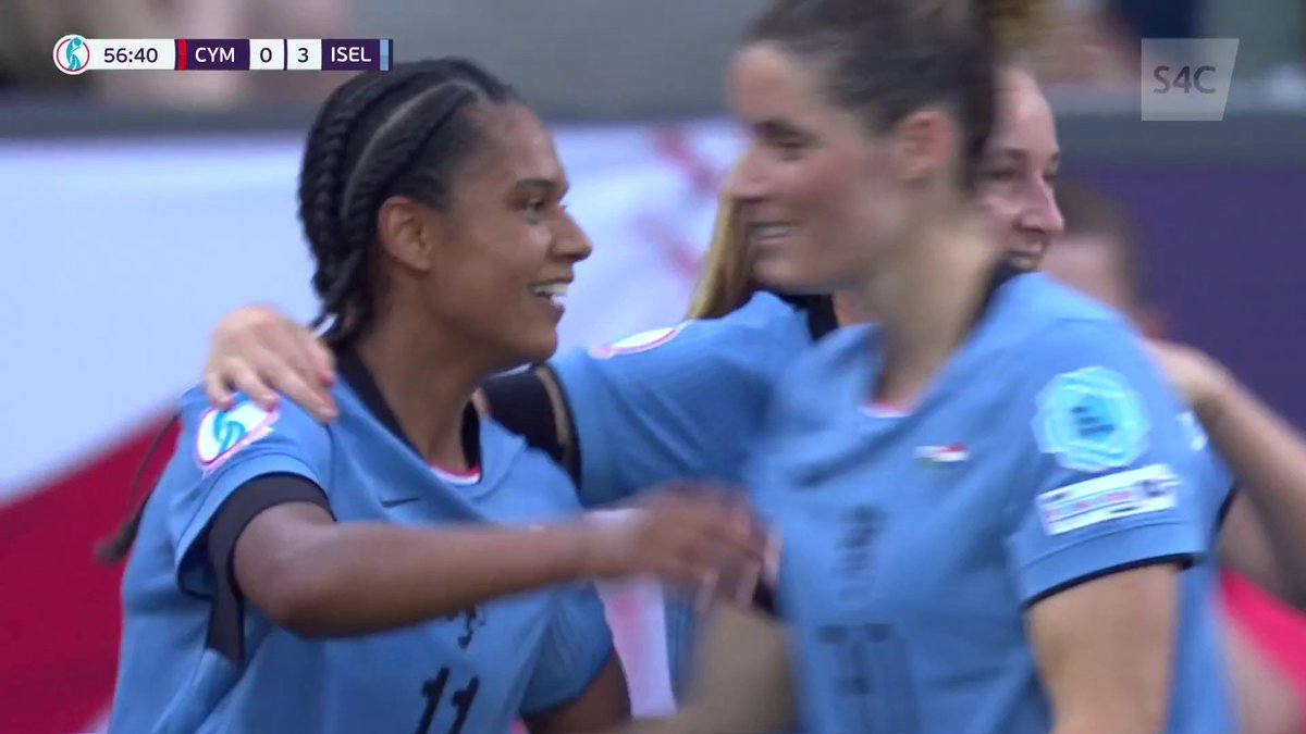 ⚽️ Esmee Brugts scores for the Netherlands!