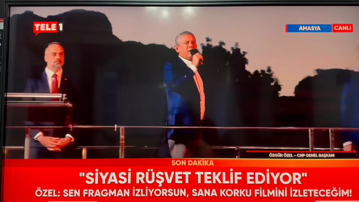 Amasya, Özgür Özel konuşuyor Amasya’da muazzam bir kalabalık var. Halk iradesine halk egemenliğine halk ülkesine sahip çıkıyor