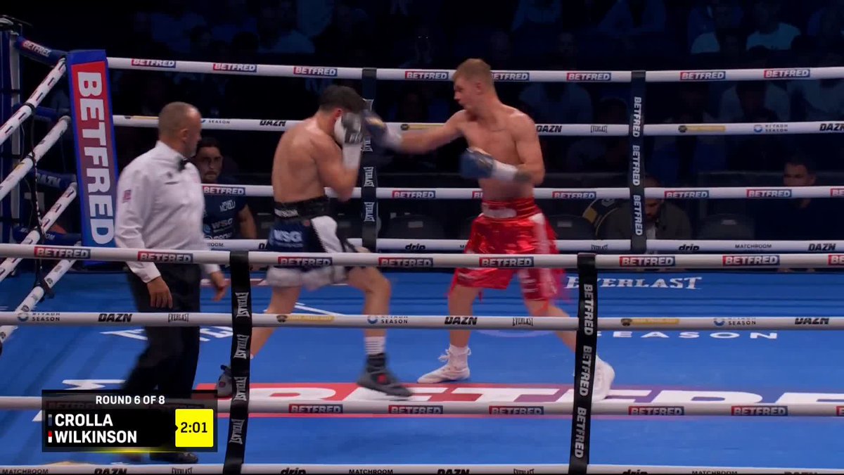 THE REF HAS STOPPED IT! 😯 Fraser Wilkinson beats William Crolla #CatterallEubank