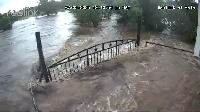 🚨 Major flooding in New Braunfels near San Antonio, Texas now! 📹 Vicki Redding