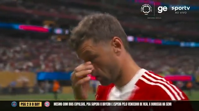 Fim de uma era: Thomas Müller se despede do Bayern. O atacante de 35 anos possui 17 temporadas, 33 títulos e o recorde de 755 jogos disputados com a camisa do clube alemão. 🎥 sportv | ge