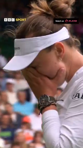 Barbora Krejcikova's #Wimbledon came to a tearful end 💔 The Court One crowd showed brilliant support for the defending champion 👏