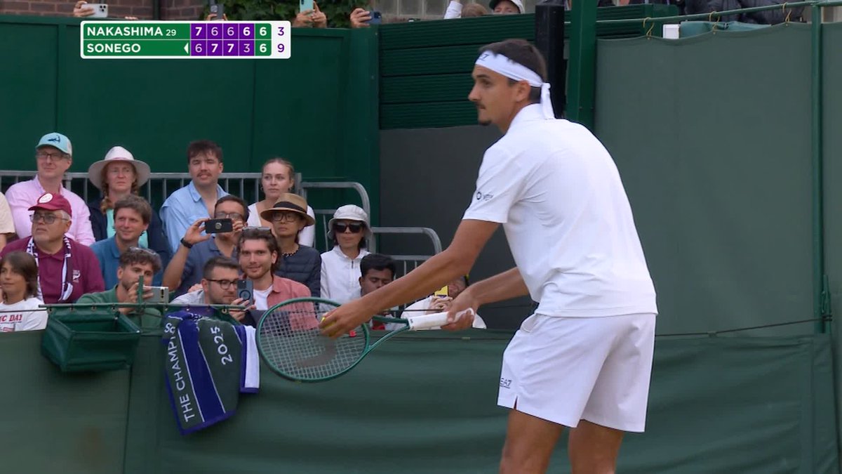 Sensazionale 🇮🇹 Lorenzo Sonego wins a five-set thriller in over five hours, defeating Brandon Nakashima 6-7(5), 7-6(8), 7-6(2), 3-6, 7-6(3) #Wimbledon