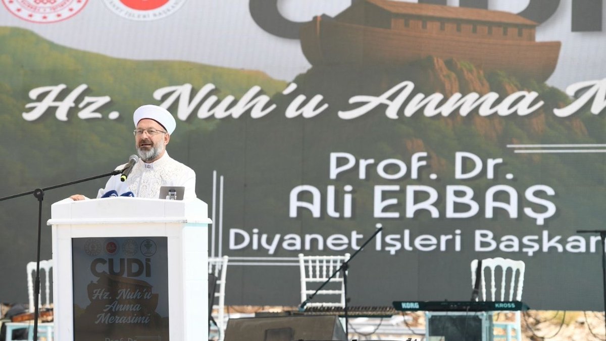 “Yeryüzüne gönderilen hak din, Allah'ın gönderdiği tek din İslam'dır. Hz. Adem, Hz. Nuh, Hz. İbrahim, Hz. İsa İslam peygamberidir. Kur'an-ı Kerim'de ismi geçsin geçmesin Rabbimizin gönderdiği bütün peygamberler İslam peygamberidir.” Şırnak Valiliği ve Şırnak Belediyesi iş birliğiyle bu yıl üçüncüsü düzenlenen "Cudi Hz. Nuh'u Anma Merasimi"ne katıldık.