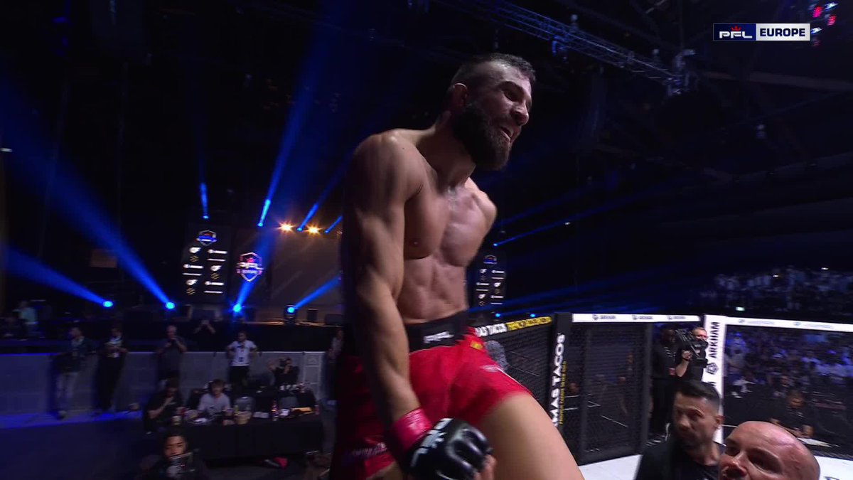 🚨 ENCOREEE UN FINISH AU 1ER ROUND Geatano Pirrello 🇧🇪 s’impose face à Salvatore Liga 🇧🇪 avec un ninja choke #PFLBrussels