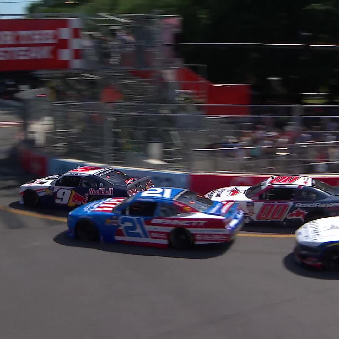 We're green in the streets! #TheLoop110 is underway from NASCAR Chicago Street Race on The CW Sports!