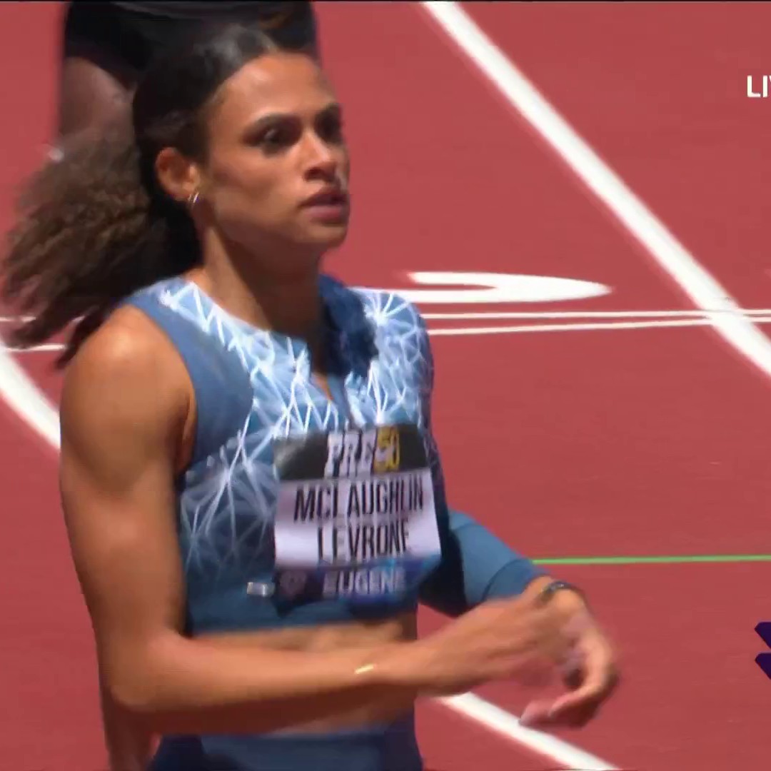 🇺🇸Sydney McLaughlin-Levrone rocking a new-look uniform on her way to a 49.43 400m season's best and victory at the Pre-Classic 👑 #Pre50