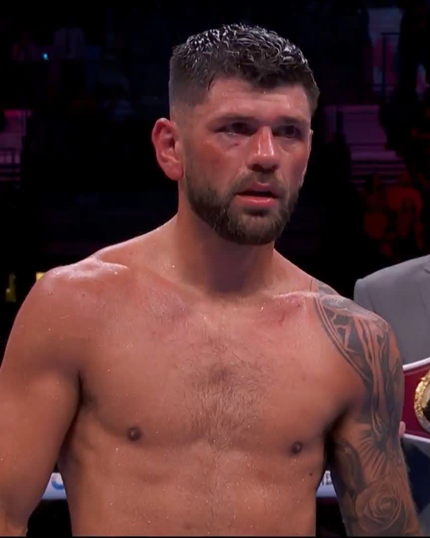 10 solid rounds banked for Joe Cordina 🏦 He decisions a very tough Jaret Gonzalez 👏 📝 100-90, 99-91, 98-92 #CordinaGonzalez #CatterallEubank