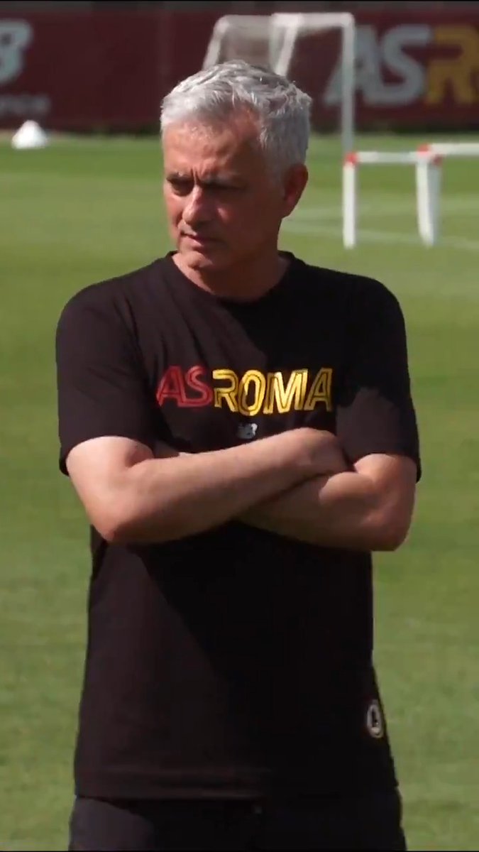 bu mention üzerine Mourinho'nun Roma'da 2021 - 2022 sezonunu ne zaman açtığına baktım. UEFA eleme maça oynayıp, ilk resmi maçtan hemen sonra lig başladığı için bu sezona bire bir uyuyor. İlk resmi maç 18 Ağustos'ta (Trabzon) 8 Temmuz'da sezonu açmışlar!