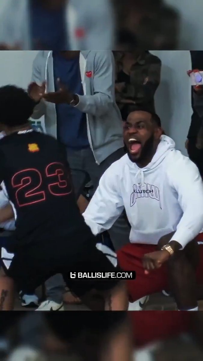 LeBron was hyped seeing this anklebreaker and putback dunk 😤😤