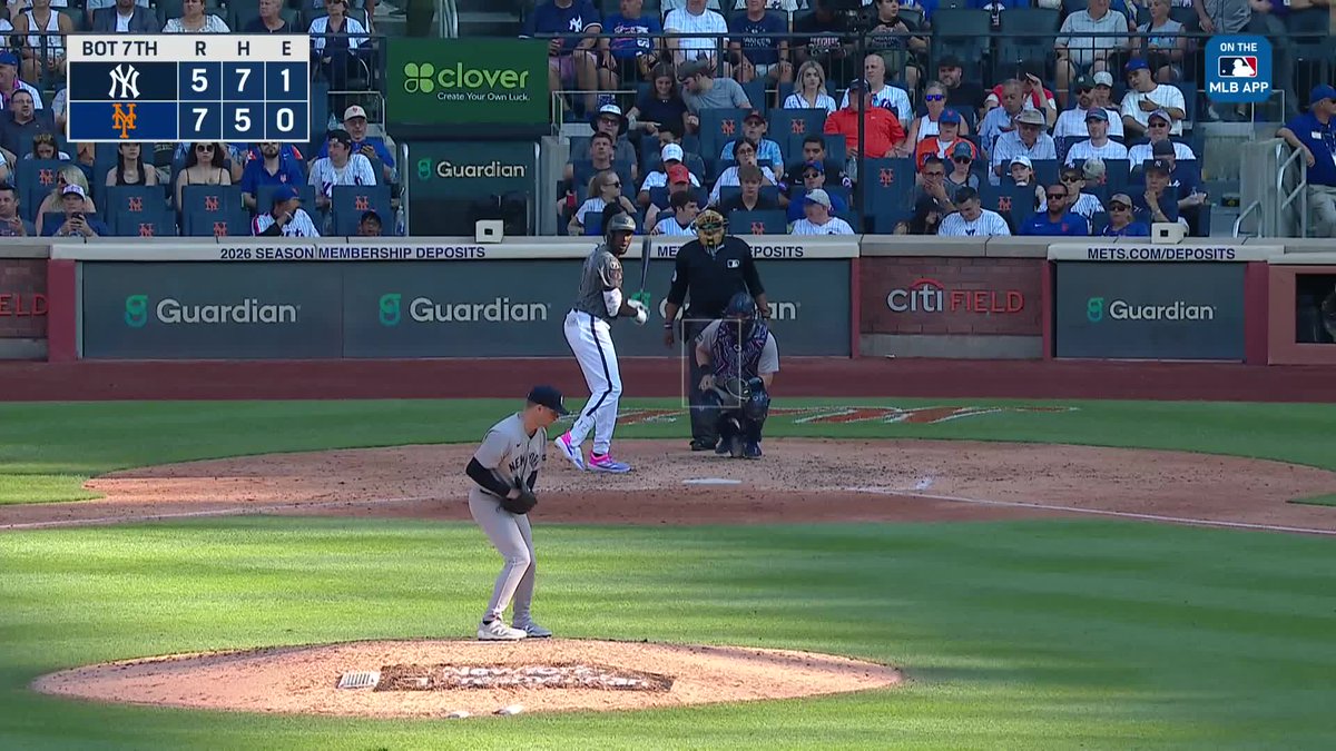 RONNY MAURICIO LEGS A SINGLE INTO A DOUBLE 🏃🏿‍♂️#LGM