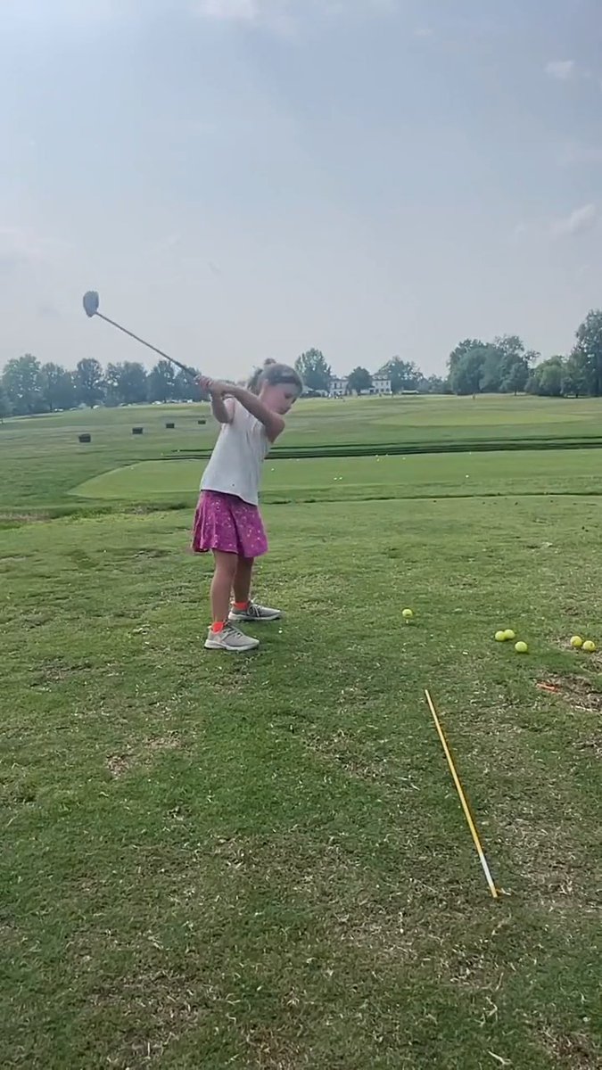 This girls swing is incredible. 🔥