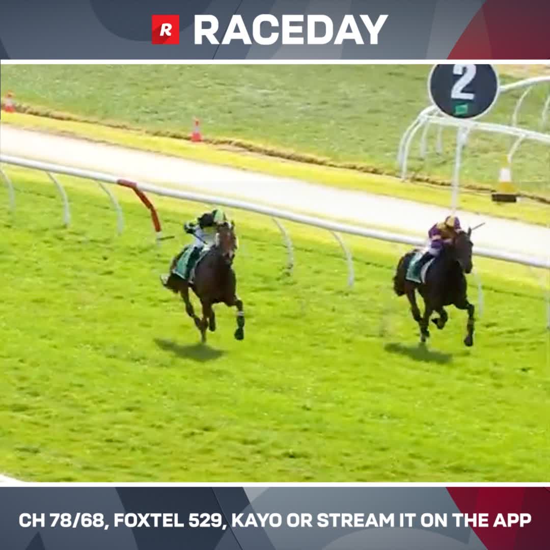 "That's what they wanted him to do at the carnival!" 😅 Stockman refuses to relent, chasing down Farag to knock off his maiden hurdle nicely. Wilde Racing Steven Pateman
