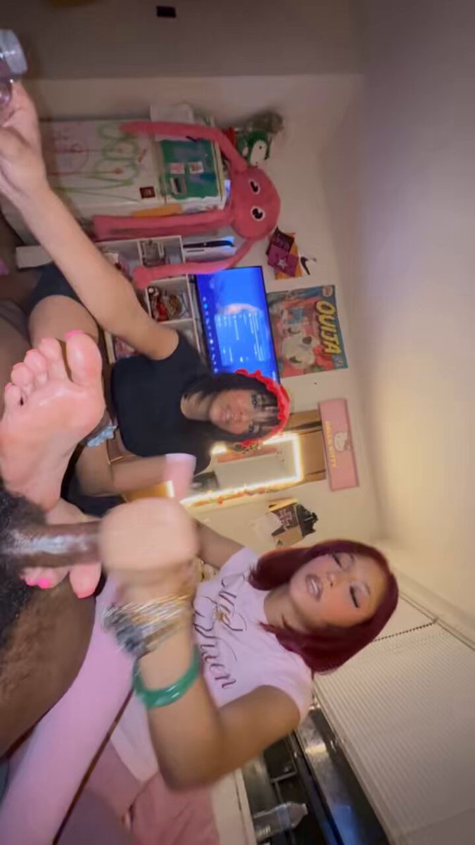 Ecstsexxy :3 |9teen| 🩷only acc !! and @Yoursexycr93911 sessions went crazy #footjob #feetworshi̇p #footfetısh